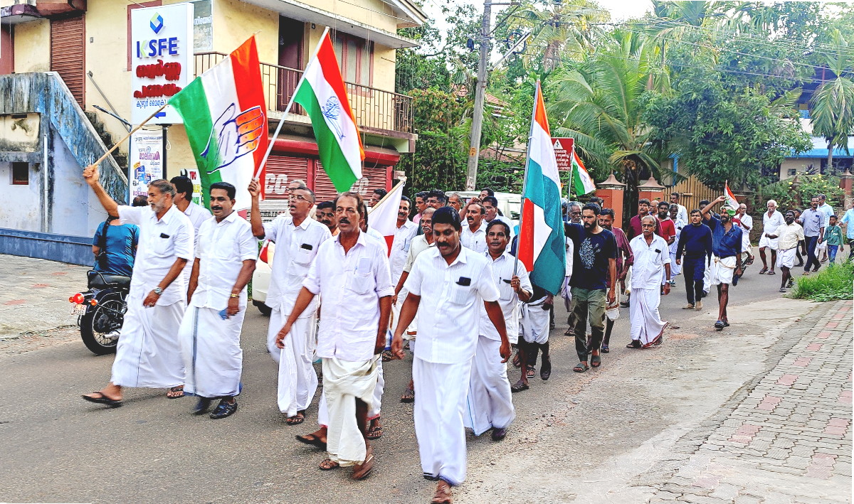 യു ഡി എഫി ന് മിന്നുന്ന വിജയം – ആഘോഷമാക്കി കുഴൂർ കോൺഗ്രസ്